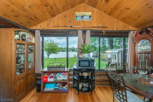 207 Bearfort Rd, West Milford Twp., NJ 07480