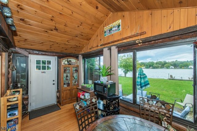 207 Bearfort Rd, West Milford Twp., NJ 07480
