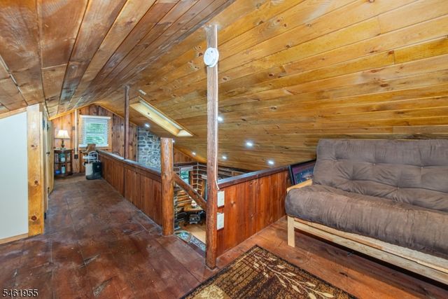 207 Bearfort Rd, West Milford Twp., NJ 07480