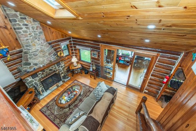 207 Bearfort Rd, West Milford Twp., NJ 07480