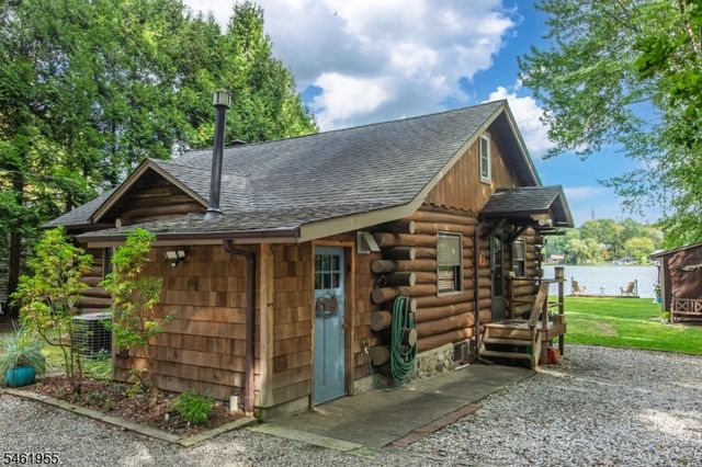 207 Bearfort Rd, West Milford Twp., NJ 07480