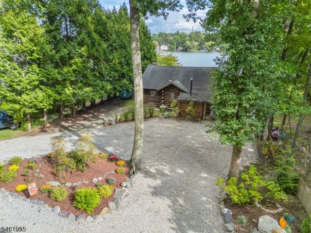 207 Bearfort Rd, West Milford Twp., NJ 07480