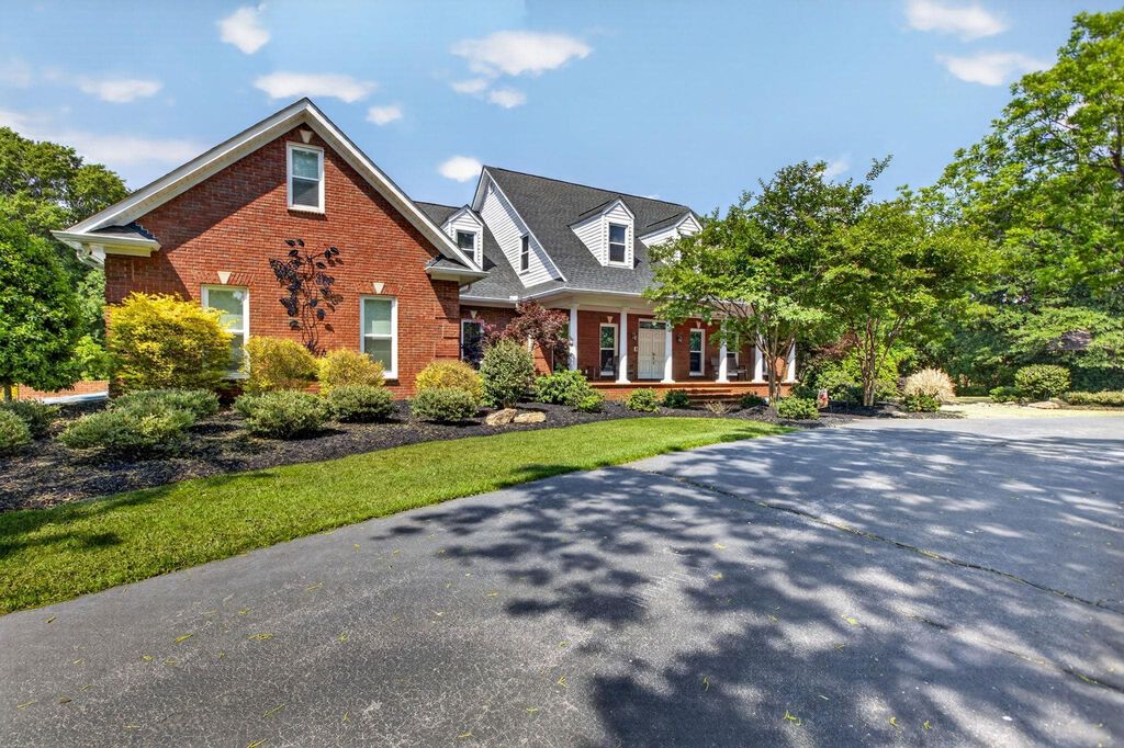 646 Harrison Bridge Road, Simpsonville, SC 29680