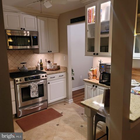 30 HOLLY CT, Trenton, NJ 08619