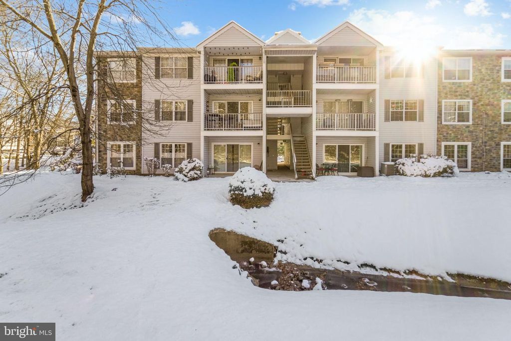 30 HOLLY CT, Trenton, NJ 08619