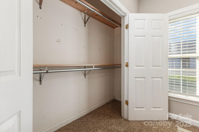 8572 Highland Glen Drive, Charlotte, NC 28269