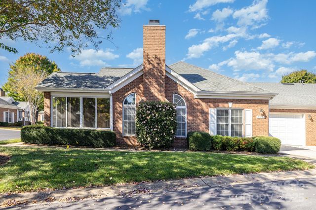 8572 Highland Glen Drive, Charlotte, NC 28269