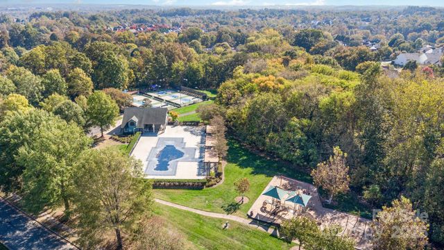 8572 Highland Glen Drive, Charlotte, NC 28269