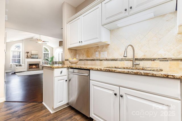 8572 Highland Glen Drive, Charlotte, NC 28269