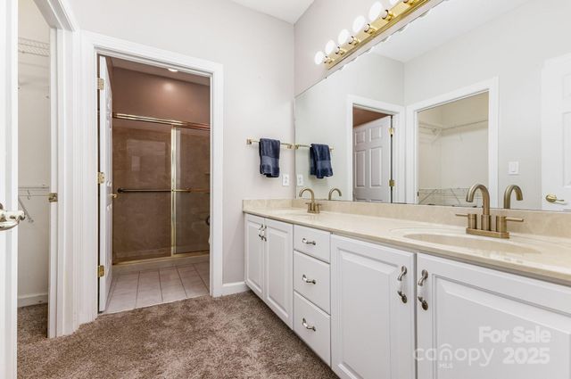 8572 Highland Glen Drive, Charlotte, NC 28269