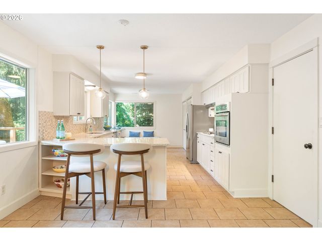 17375 ALPINE Way, Lake Oswego, OR 97034