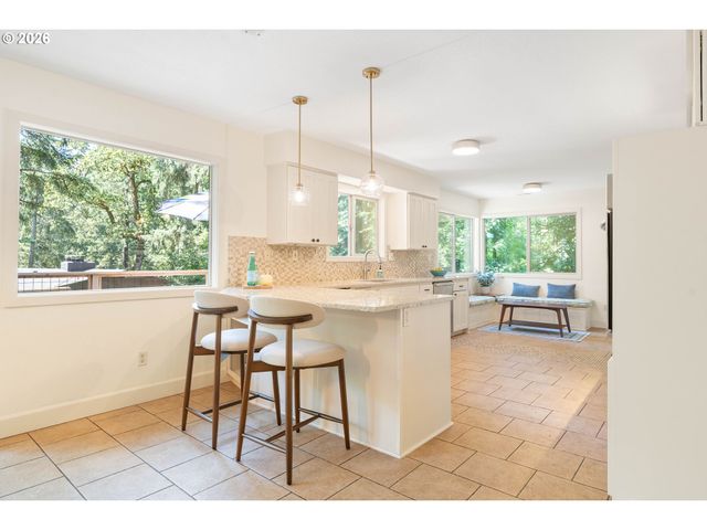 17375 ALPINE Way, Lake Oswego, OR 97034