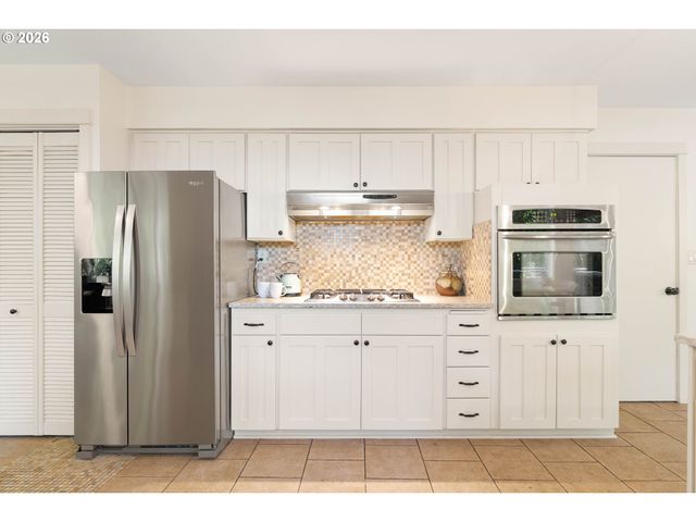 17375 ALPINE Way, Lake Oswego, OR 97034
