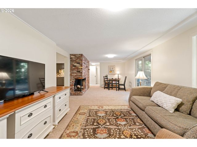 17375 ALPINE Way, Lake Oswego, OR 97034