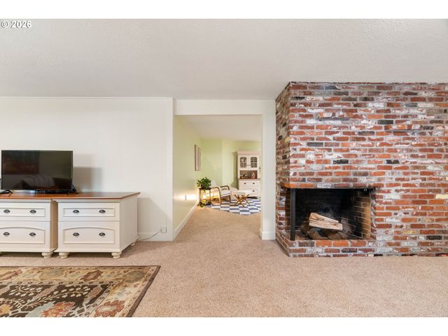 17375 ALPINE Way, Lake Oswego, OR 97034