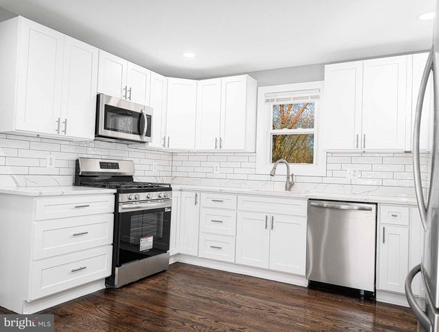 7924 OAKDALE AVE, Baltimore, MD 21237