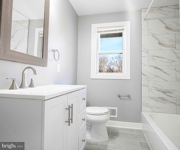 7924 OAKDALE AVE, Baltimore, MD 21237