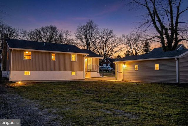 7924 OAKDALE AVE, Baltimore, MD 21237