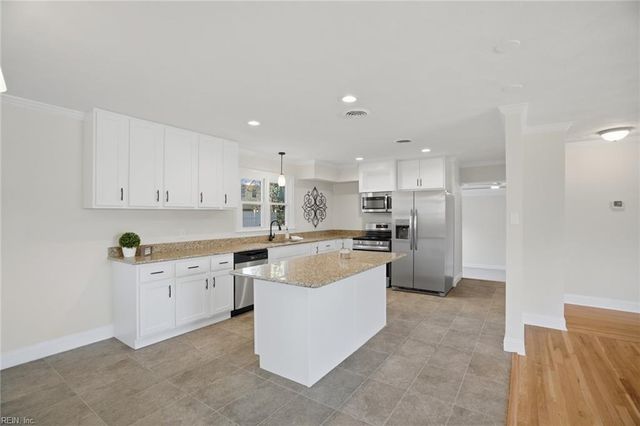 5309 Hamilton LN, Virginia Beach, VA 23462