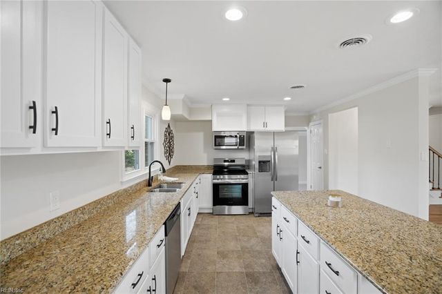 5309 Hamilton LN, Virginia Beach, VA 23462