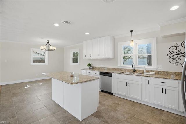 5309 Hamilton LN, Virginia Beach, VA 23462