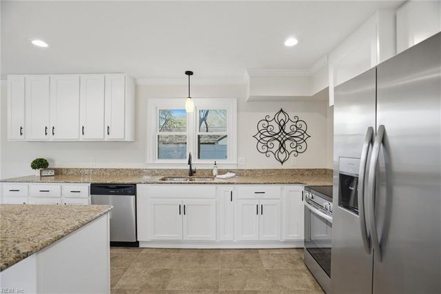 5309 Hamilton LN, Virginia Beach, VA 23462