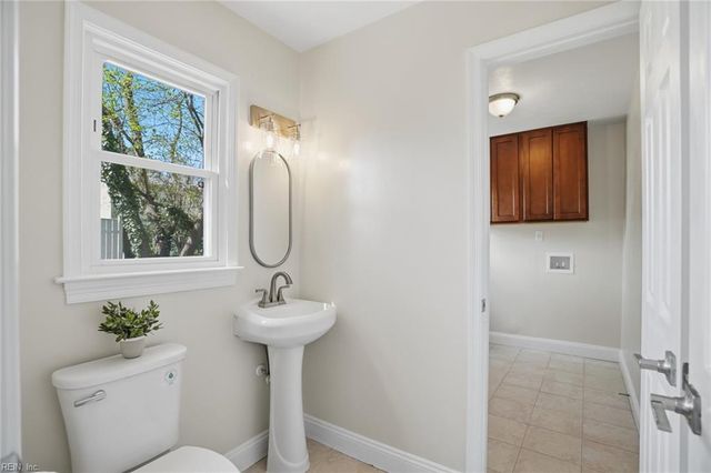 5309 Hamilton LN, Virginia Beach, VA 23462