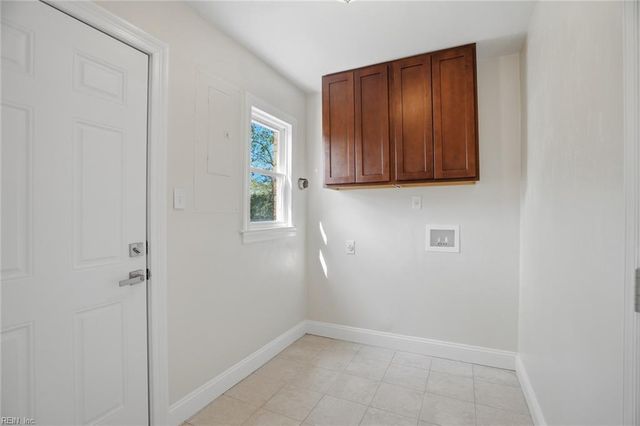 5309 Hamilton LN, Virginia Beach, VA 23462