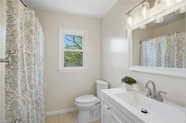 5309 Hamilton LN, Virginia Beach, VA 23462