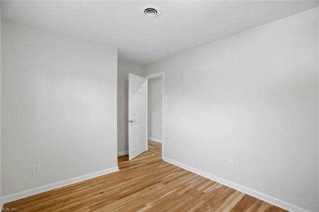 5309 Hamilton LN, Virginia Beach, VA 23462