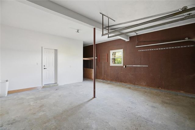 5309 Hamilton LN, Virginia Beach, VA 23462