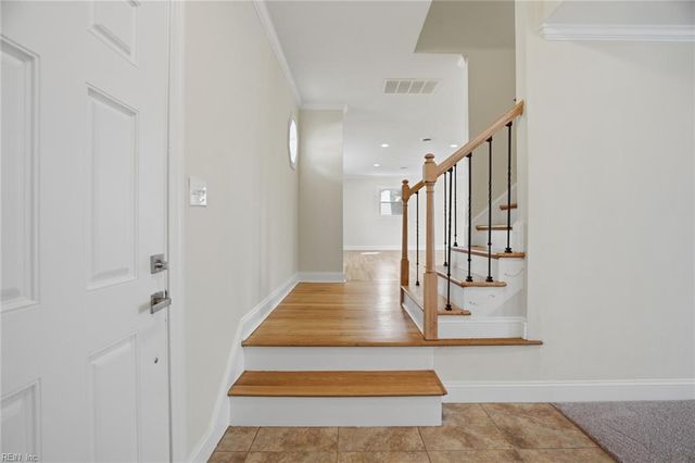 5309 Hamilton LN, Virginia Beach, VA 23462