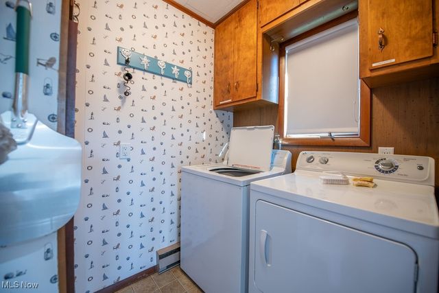 6170 Paradise Drive SW, Sherrodsville, OH 44675