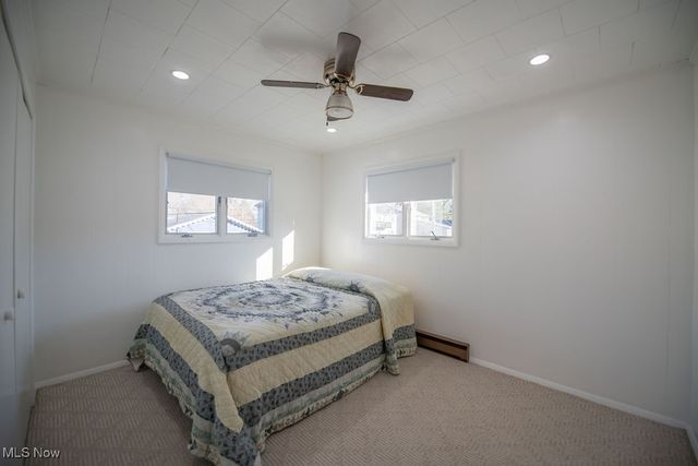 6170 Paradise Drive SW, Sherrodsville, OH 44675