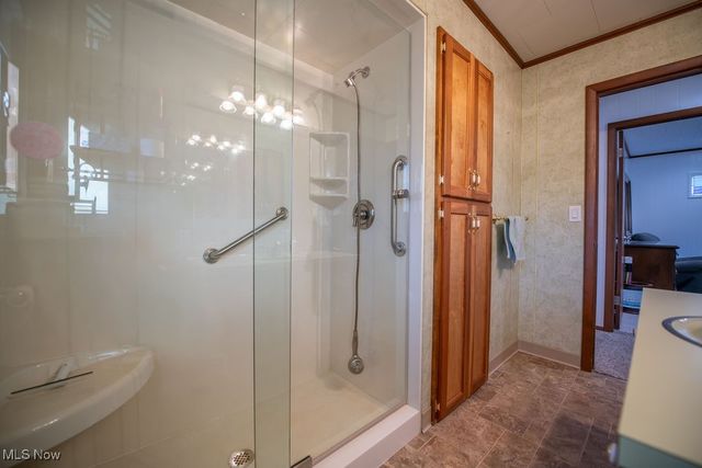 6170 Paradise Drive SW, Sherrodsville, OH 44675