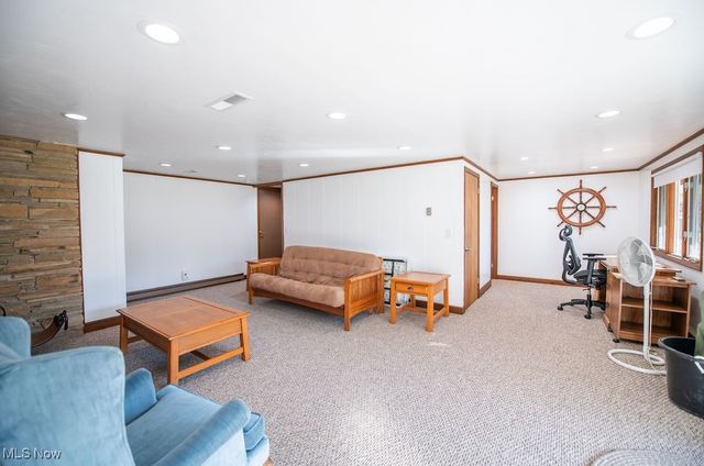 6170 Paradise Drive SW, Sherrodsville, OH 44675