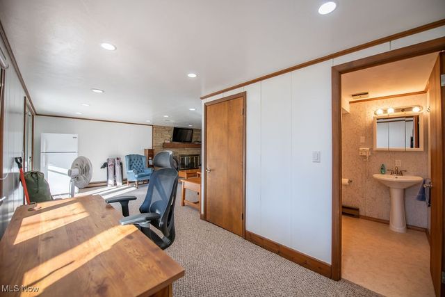 6170 Paradise Drive SW, Sherrodsville, OH 44675