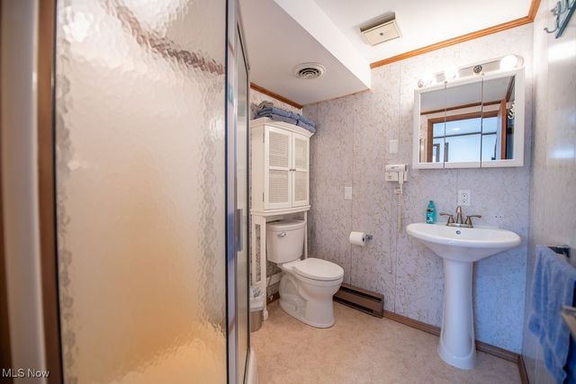 6170 Paradise Drive SW, Sherrodsville, OH 44675