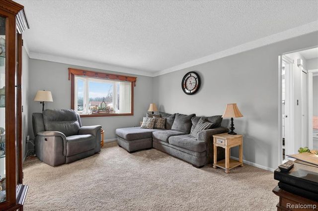 19523 Plumwoode Court, Brownstown, MI 48183