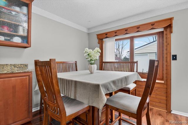 19523 Plumwoode Court, Brownstown, MI 48183