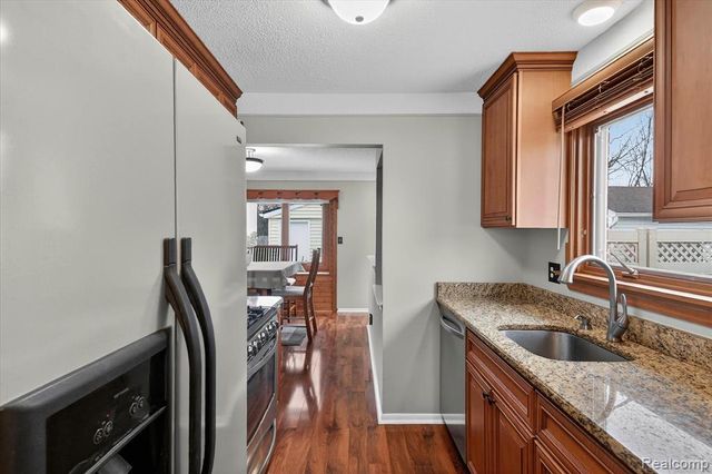 19523 Plumwoode Court, Brownstown, MI 48183