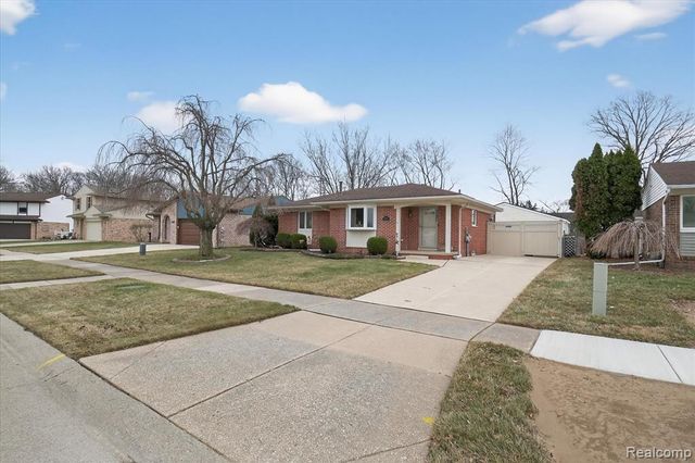 19523 Plumwoode Court, Brownstown, MI 48183