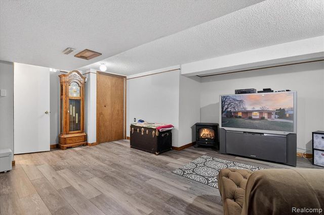 19523 Plumwoode Court, Brownstown, MI 48183