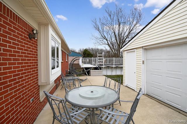 19523 Plumwoode Court, Brownstown, MI 48183