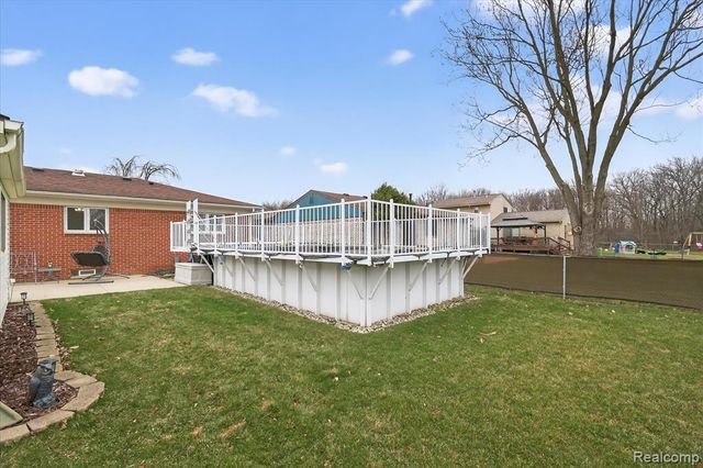 19523 Plumwoode Court, Brownstown, MI 48183