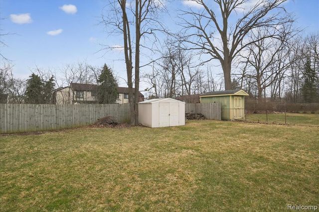 19523 Plumwoode Court, Brownstown, MI 48183