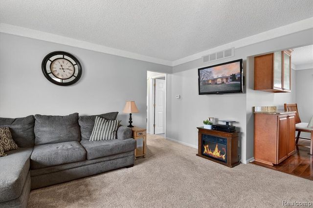 19523 Plumwoode Court, Brownstown, MI 48183