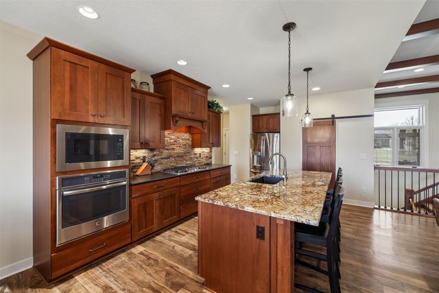 7821 NW 104th Court, Johnston, IA 50131