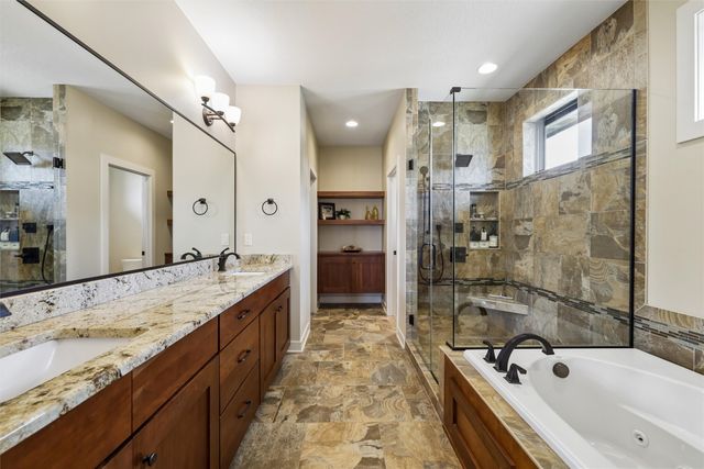 7821 NW 104th Court, Johnston, IA 50131