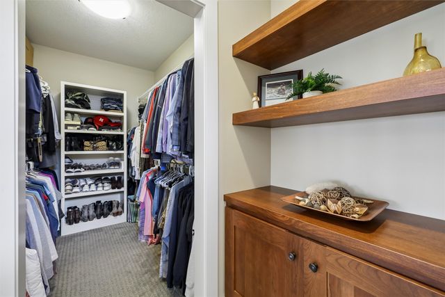 7821 NW 104th Court, Johnston, IA 50131